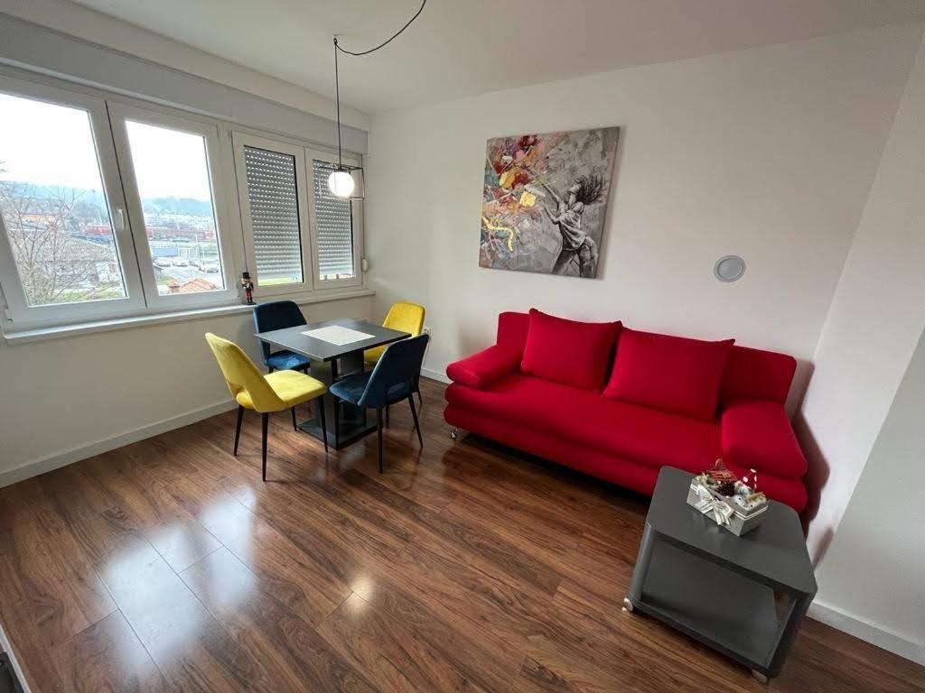 Apartment Four Pearls